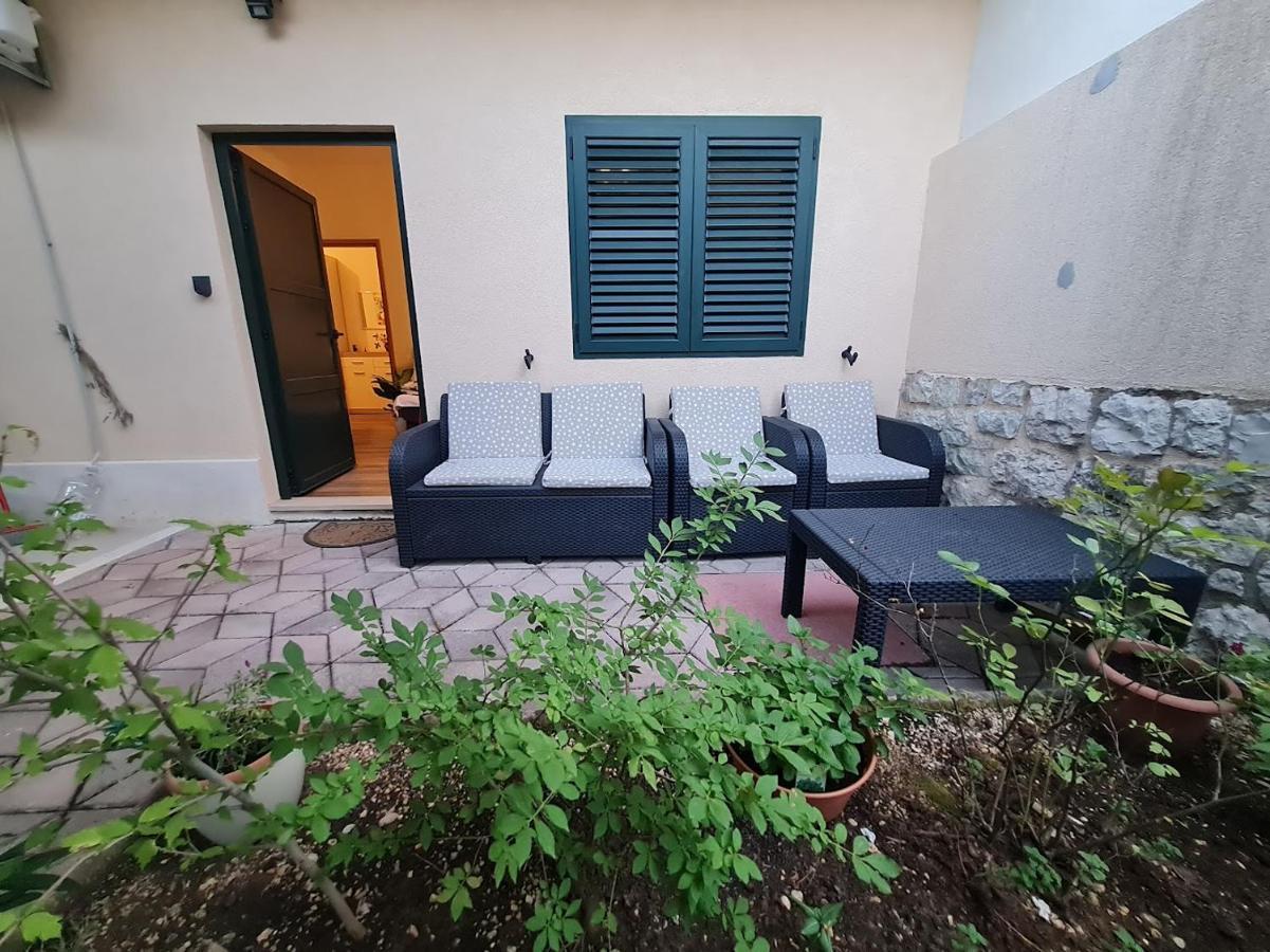 Apartments Bride'S Rock Baska Voda Exterior photo