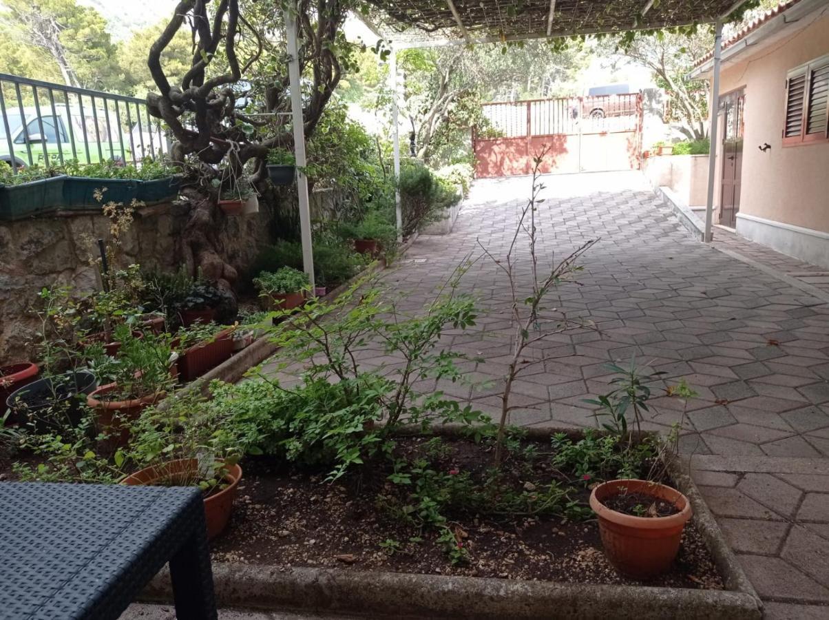 Apartments Bride'S Rock Baska Voda Exterior photo